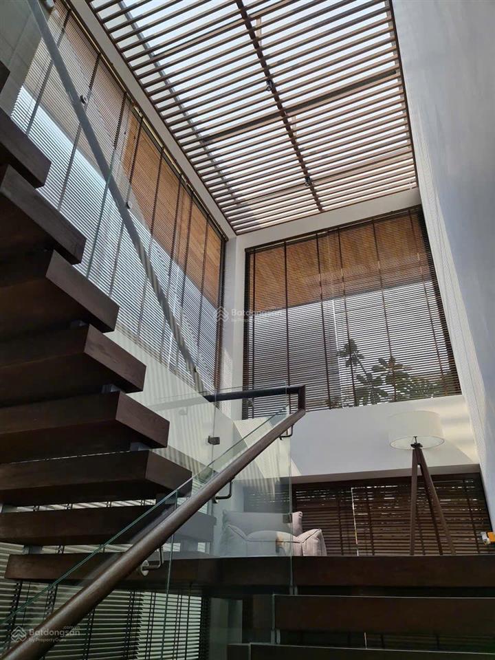 Biệt thự đơn lập đảo kim cương quận 2 thiết kế hiện đại hầm + 3 tầng 270m2  giá 69 tỷ, nhà ca sĩ