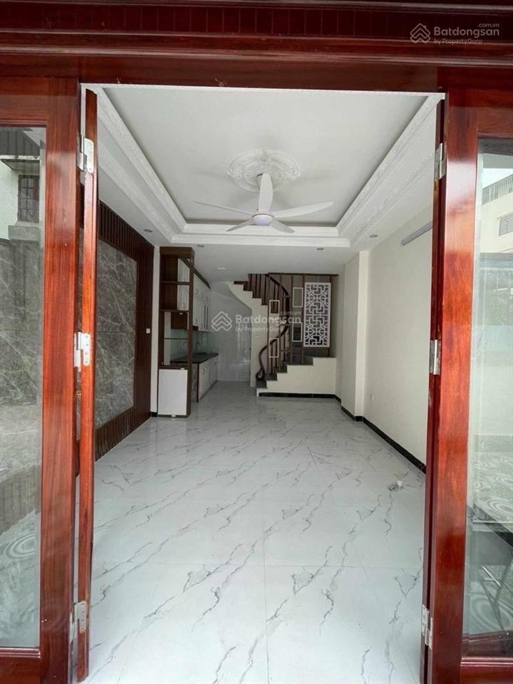 Bán gấp nhà mặt phố đường nguyễn văn cừ, 19 tỷ vnd, 43m2, 3pn, 4wc, đẹp, nhiều tiện ích