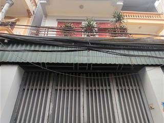 Gia đình cần bán gấp trong tháng 10 căn nhà tại đàm quang trung  long biên. 77m giá 11.3 tỷ