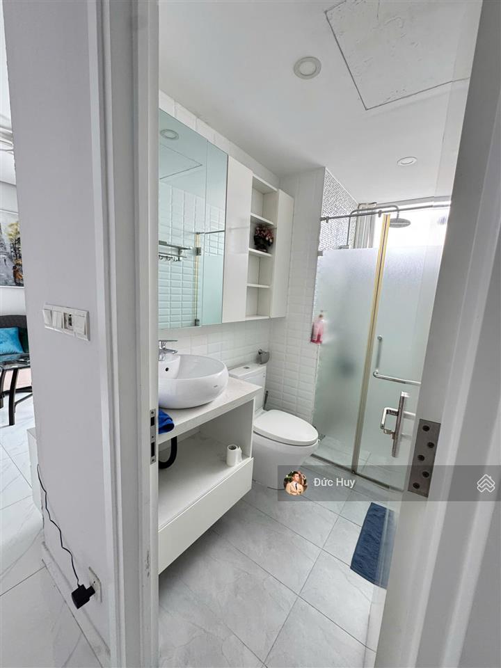 Bán căn 1pn đã có sổ hồng  50m2 đầy đủ nội thất như hình, có sẵn hd thuê 16tr/tháng  vista verde