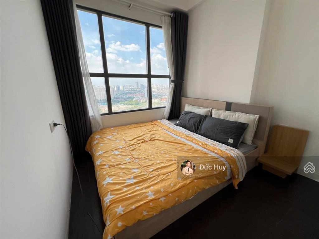 Cho thuê căn 3pn đang trống sẵn, có thể dọn vào ở ngay  86m2 view sông giá 24tr  the sun avenue