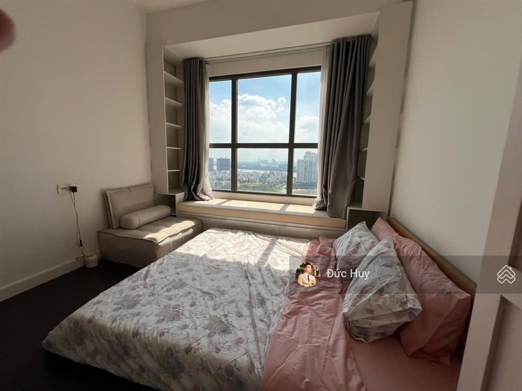 Cho thuê căn 3pn đang trống sẵn, có thể dọn vào ở ngay  86m2 view sông giá 24tr  the sun avenue