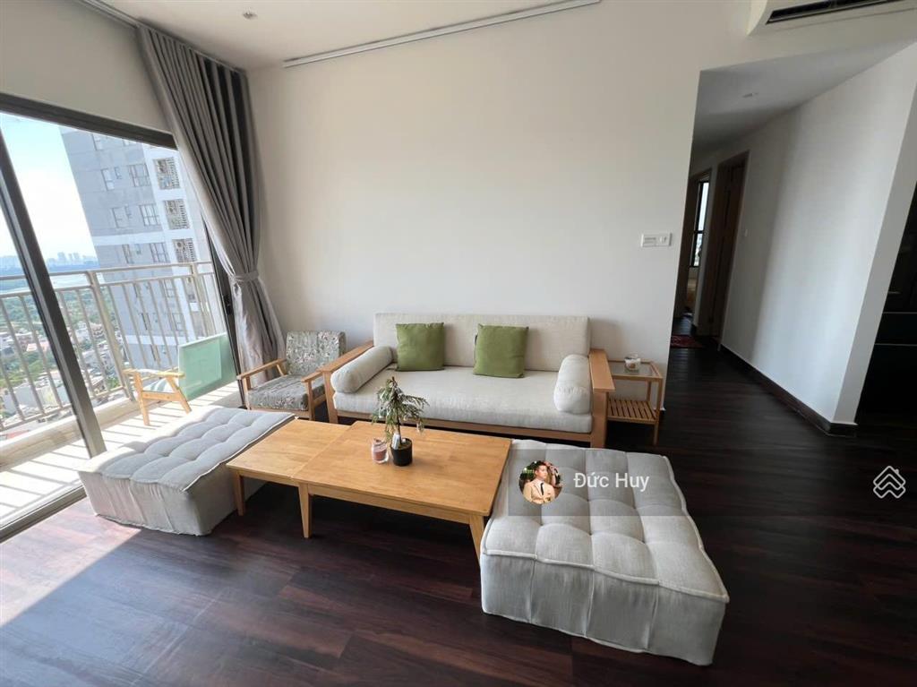 Cho thuê căn 3pn đang trống sẵn, có thể dọn vào ở ngay  86m2 view sông giá 24tr  the sun avenue
