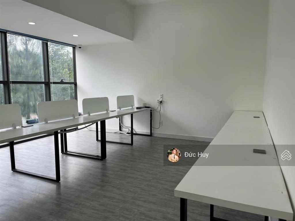 Cho thuê officetel diện tích lớn làm văn phòng  72m2 chỉ 20tr/tháng, bao vat  the sun avenue q2
