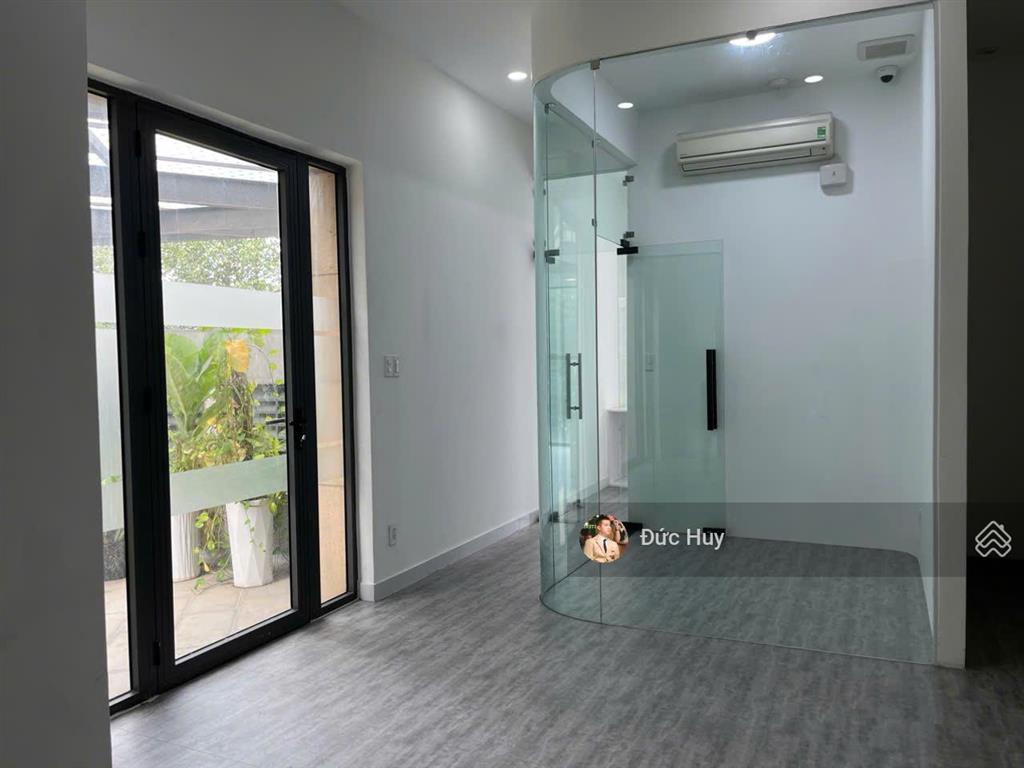 Cho thuê officetel diện tích lớn làm văn phòng  72m2 chỉ 20tr/tháng, bao vat  the sun avenue q2