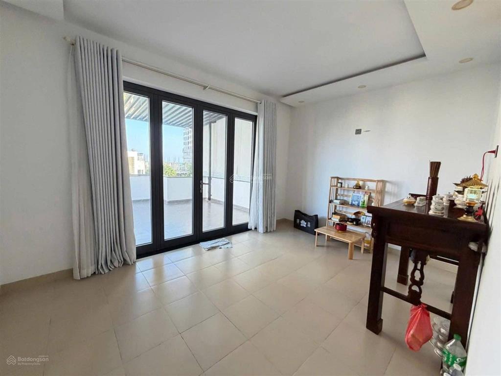 Cho thuê nhà 3 tầng, 4pn, 4wc, full nội thất, khu biển hồ nghinh