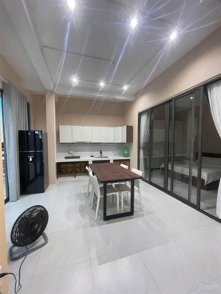 Cho thuê nhà kiểu vila, 2pn, 3wc, full nội thất, gần biển mỹ khê