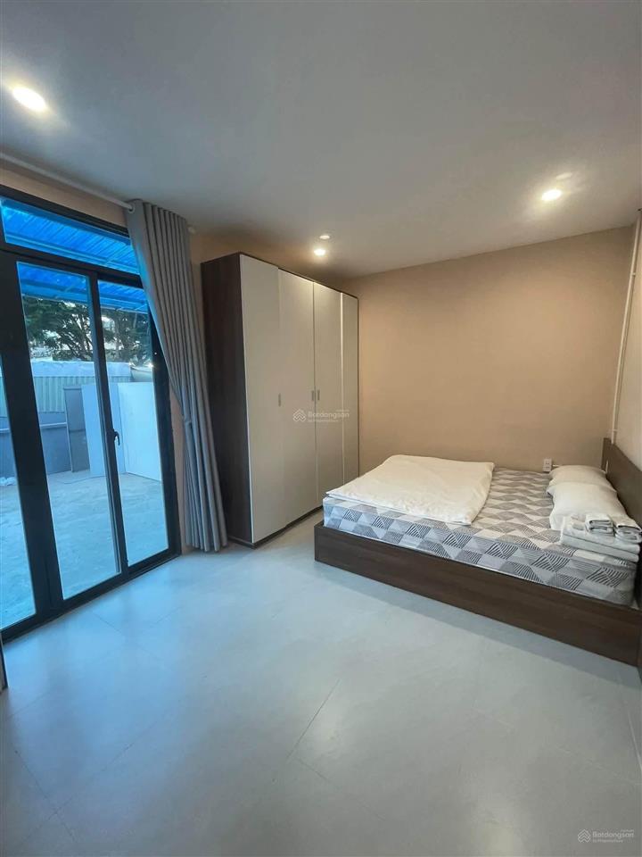 Cho thuê nhà kiểu vila, 2pn, 3wc, full nội thất, gần biển mỹ khê