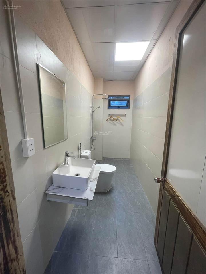 Cho thuê nhà kiểu vila, 2pn, 3wc, full nội thất, gần biển mỹ khê