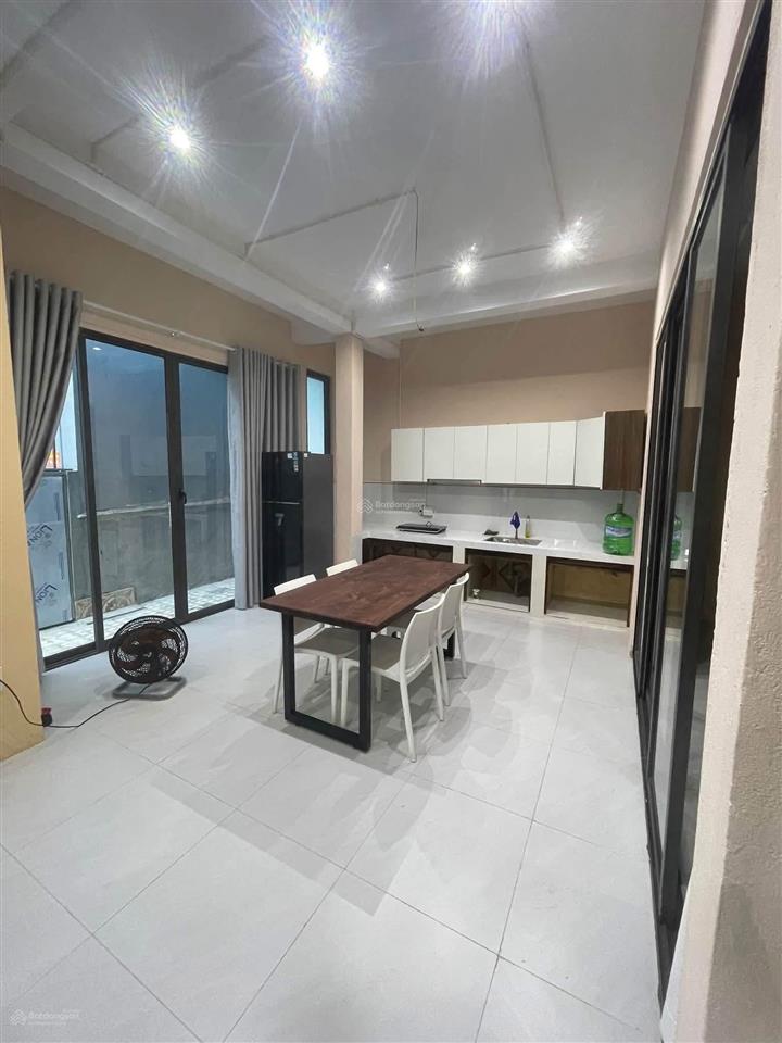 Cho thuê nhà kiểu vila, 2pn, 3wc, full nội thất, gần biển mỹ khê