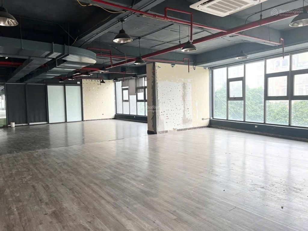 Bql cho thuê tòa nhà thăng long tower 33 mạc thái tổ  giá 280k/m2/th.  0345 943 *** mr thành