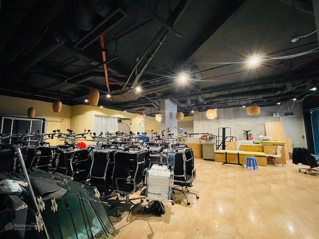 Bql cho thuê văn phòng hạng b, toà web3 tower phố duy tân. diện tích 250m2  giá 300k/m2/th