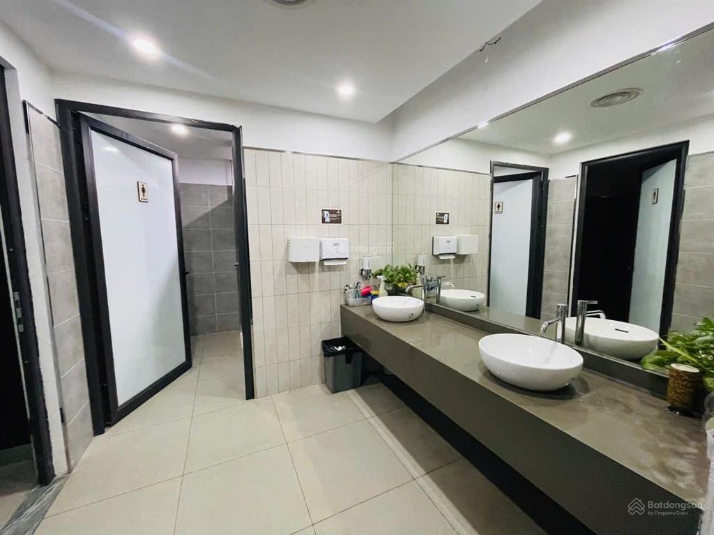 Bql cho thuê văn phòng hạng b, toà web3 tower phố duy tân. diện tích 250m2  giá 300k/m2/th