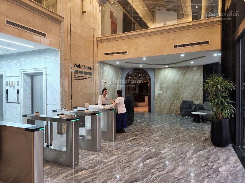 Bql cho thuê văn phòng hạng b, toà web3 tower phố duy tân. diện tích 250m2  giá 300k/m2/th