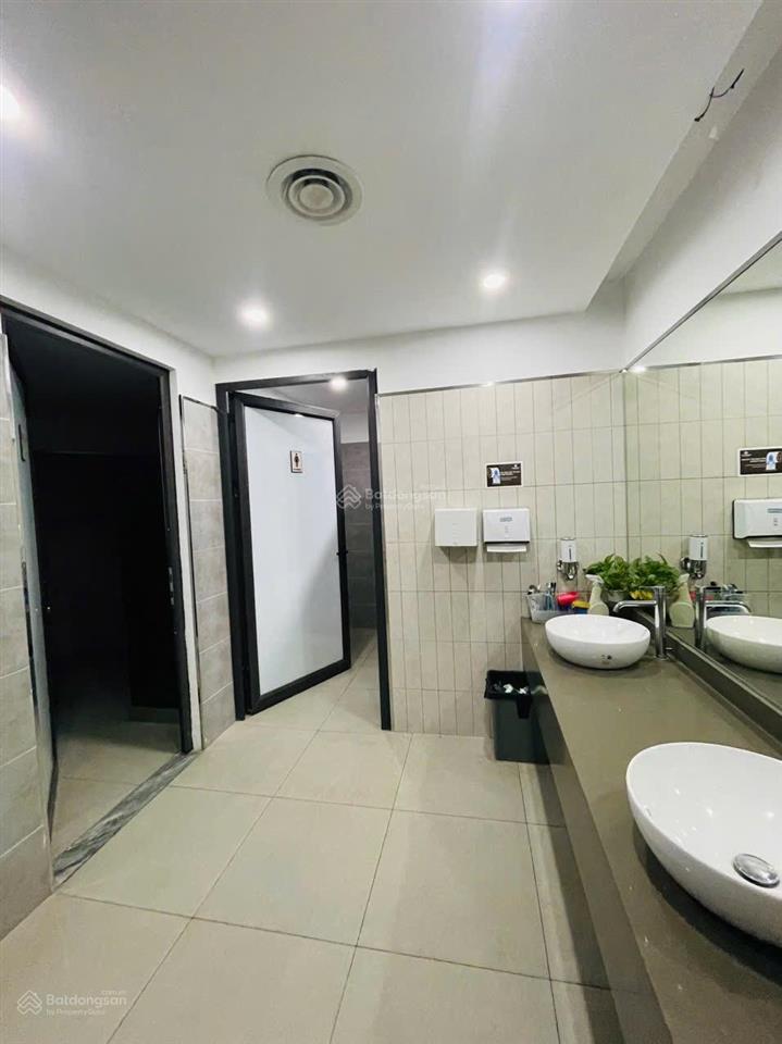 Bql cho thuê văn phòng hạng b, toà web3 tower phố duy tân. diện tích 250m2  giá 300k/m2/th