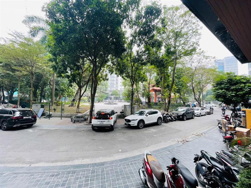 Bql cho thuê văn phòng hạng b, toà web3 tower phố duy tân. diện tích 250m2  giá 300k/m2/th