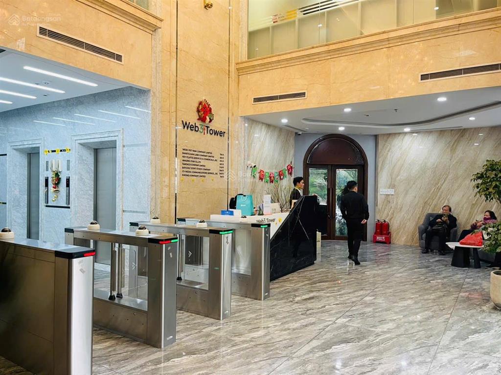 Bql cho thuê văn phòng hạng b, toà web3 tower phố duy tân. diện tích 250m2  giá 300k/m2/th