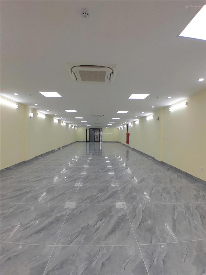 Bql cho thuê toà nhà văn phòng 8 nổi + 1 hầm, phố đại la, dt 250m2  giá 180k/m2