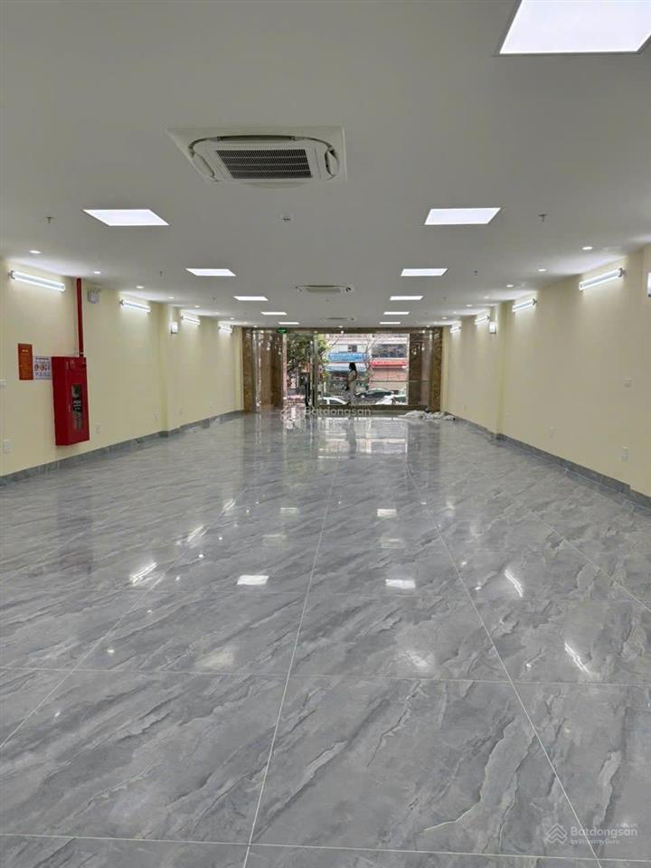 Bql cho thuê toà nhà văn phòng 8 tầng nổi + 1 hầm, đường hoàng văn thái. dt cho thuê 150m2