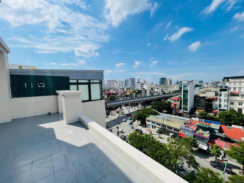 Bql cho thuê toà nhà văn phòng 8 tầng nổi + 1 hầm, đường ô chợ dừa. diện tích 200m2 giá 200k/m2/th
