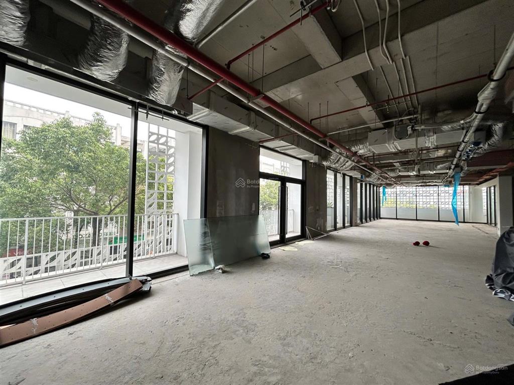Bql cho thuê tòa nhà văn phòng aura  kđt the manor central park  diện tích 200m2 300nghìn/m2/th