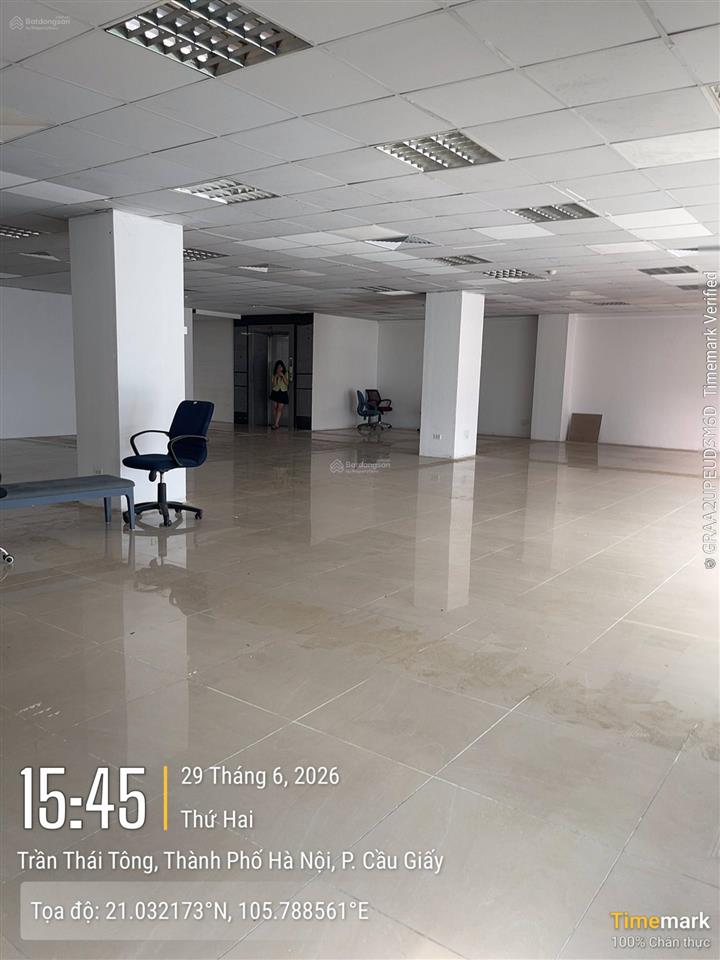 Văn phòng 400m² tòa lucky building trần thái tông. giá thuê 320 nghìn/m2/tháng có cắt nhỏ