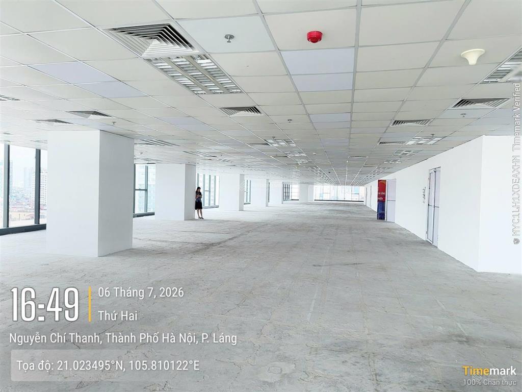 Cho thuê văn phòng hạng a, toà rox 54a nguyễn chí thanh. dt 2000m2 có cắt từ 100m2