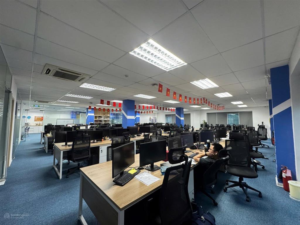 Văn phòng 300m tại toà nhà kinh đô 292 tây sơn cho thuê sẵn nội thất. giá thuê 190k/m2