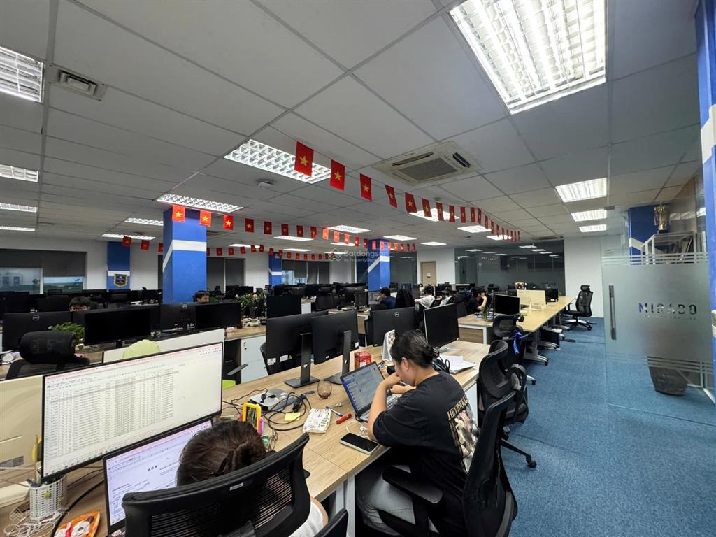 Văn phòng 300m tại toà nhà kinh đô 292 tây sơn cho thuê sẵn nội thất. giá thuê 190k/m2