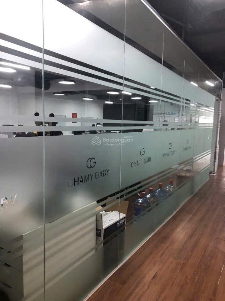Cho thuê 350m2 văn phòng tòa việt hương building. giá thuê 180k/m2   0345 943 ***