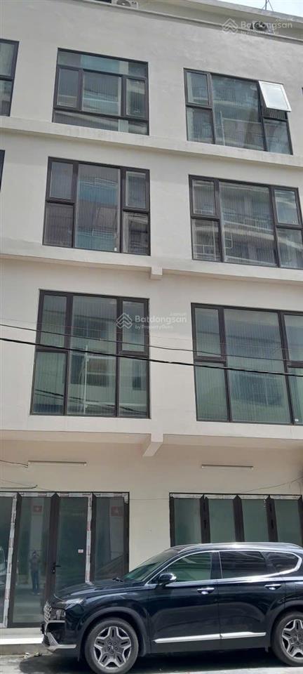 Cho thuê tòa nhà văn phòng mặt đường bưởi. diện tích 100m2, 5 tầng, giá thuê 100tr/tháng