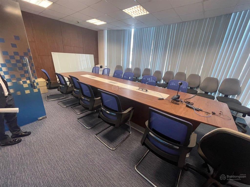 Cđt cho thuê văn phòng tại tòa nhà 81a trần quốc toản hk, dt 100m2  giá 350k/m2