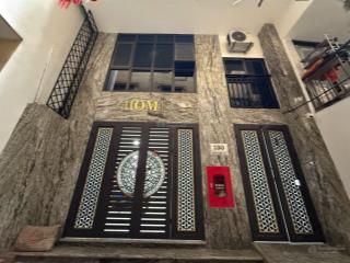 Toà nhà dòng tiền 100m2 hđ thuê 2 tỷ/năm 200m ra đường trường chinh 50m ôtô tránh