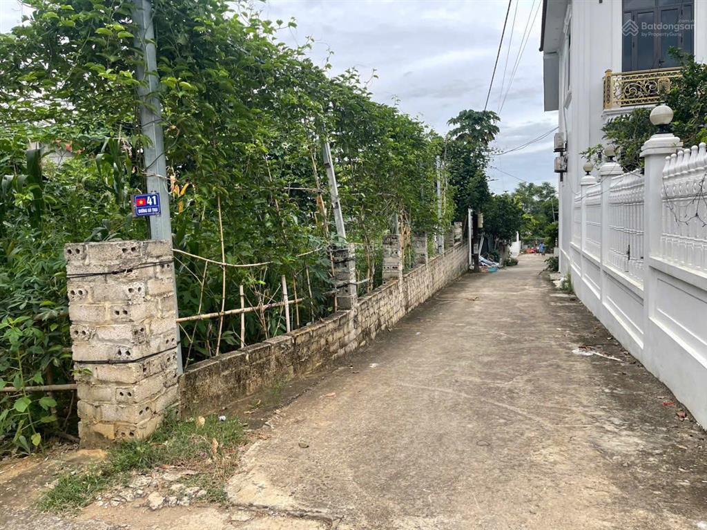 Bán nhanh lô đất siêu đẹp tại xã phú cát quốc oai sát trục chính view thoáng mát