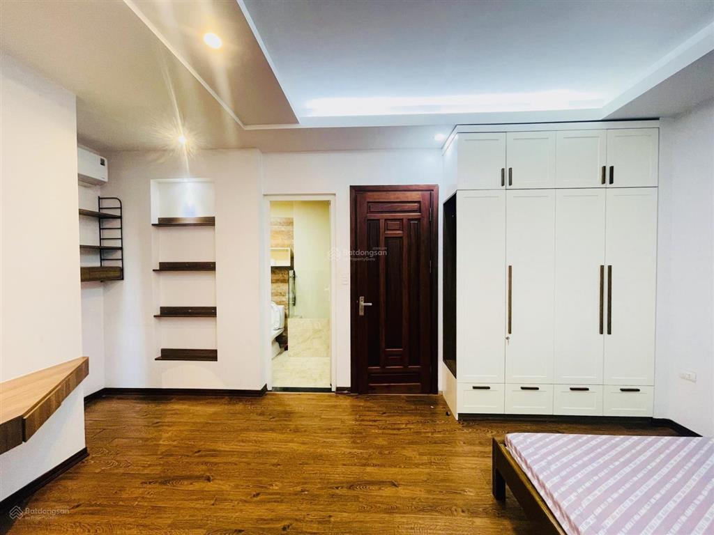 Giá cực hợp lý! nhà đẹp 32m2x5t full nội thất. cách phố 50m, ngõ rộng thoáng phố văn cao, thụy khuê