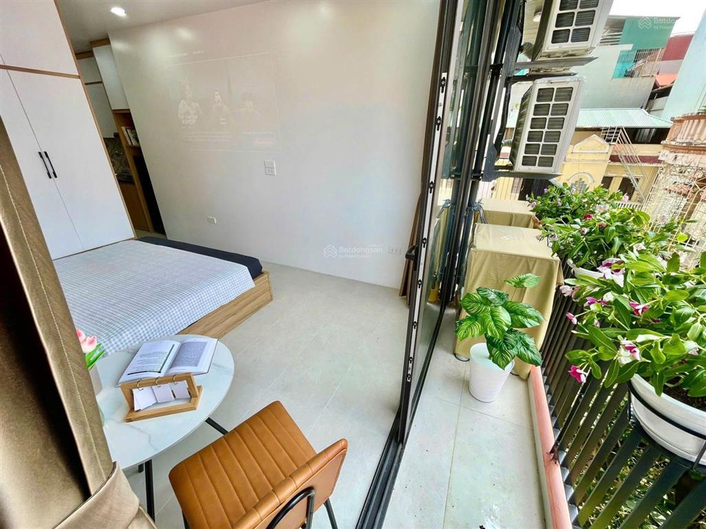 Tòa apartment đẳng cấp 93m2x8t thang máy. đang cho thuê full phòng, pccc chuẩn phố hoàng quốc việt.