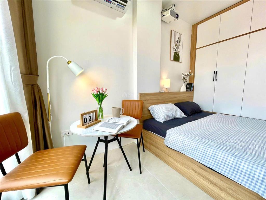 Tòa apartment đẳng cấp 93m2x8t thang máy. đang cho thuê full phòng, pccc chuẩn phố hoàng quốc việt.