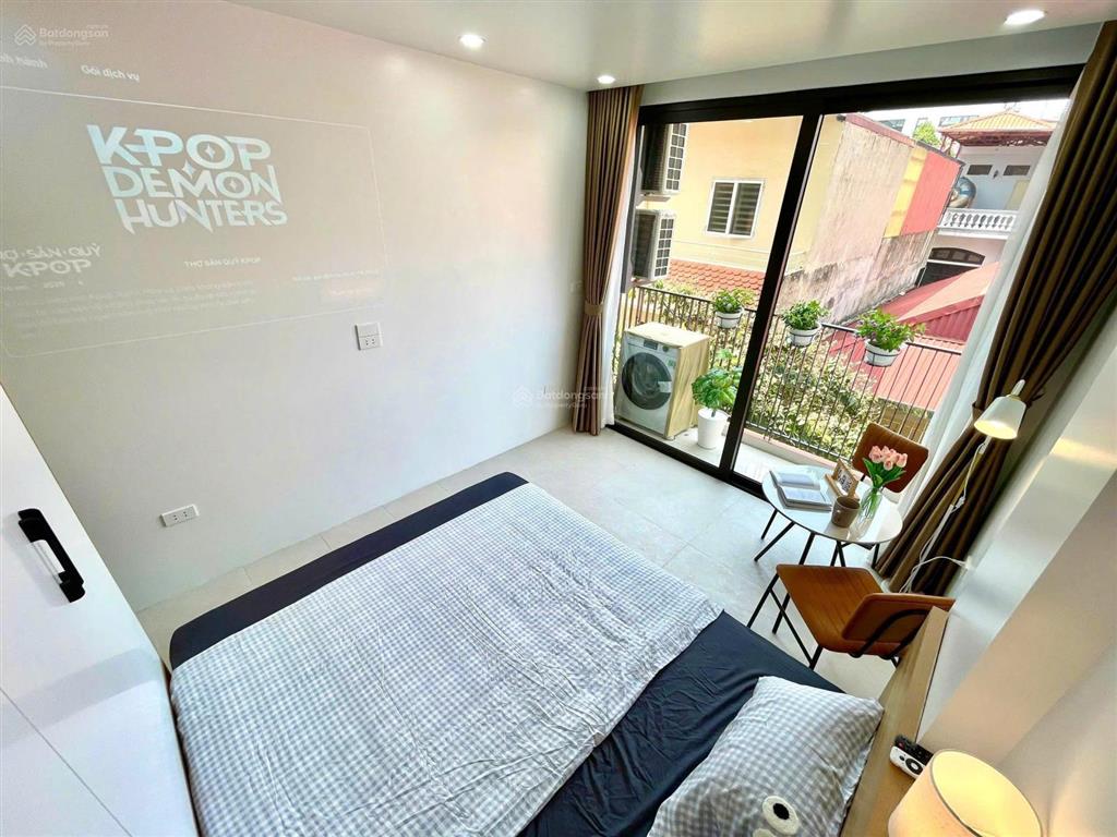 Tòa apartment đẳng cấp 93m2x8t thang máy. đang cho thuê full phòng, pccc chuẩn phố hoàng quốc việt.