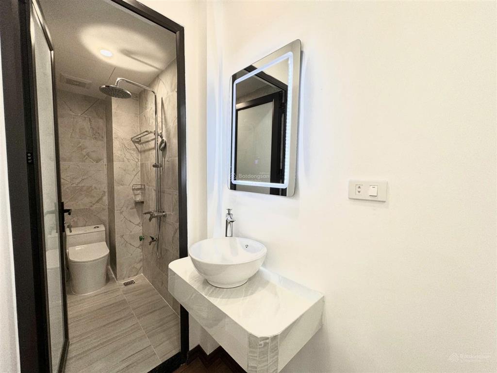 Hiếm! nhà cực đẹp 38m2x7t thang máy. cách phố 50m, vuông vắn  ngõ rộng thoáng phố trần thái tông.