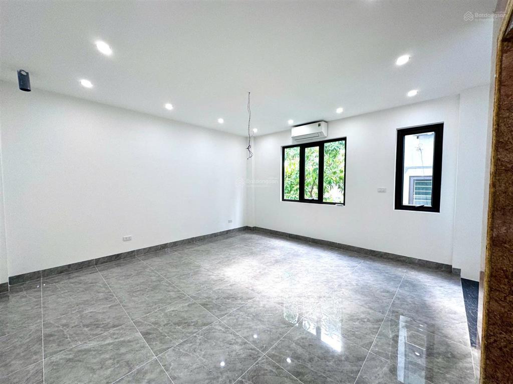 Hiếm! nhà cực đẹp 38m2x7t thang máy. cách phố 50m, vuông vắn  ngõ rộng thoáng phố trần thái tông.