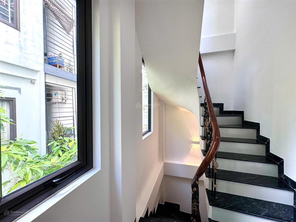 Hiếm! nhà cực đẹp 38m2x7t thang máy. cách phố 50m, vuông vắn  ngõ rộng thoáng phố trần thái tông.