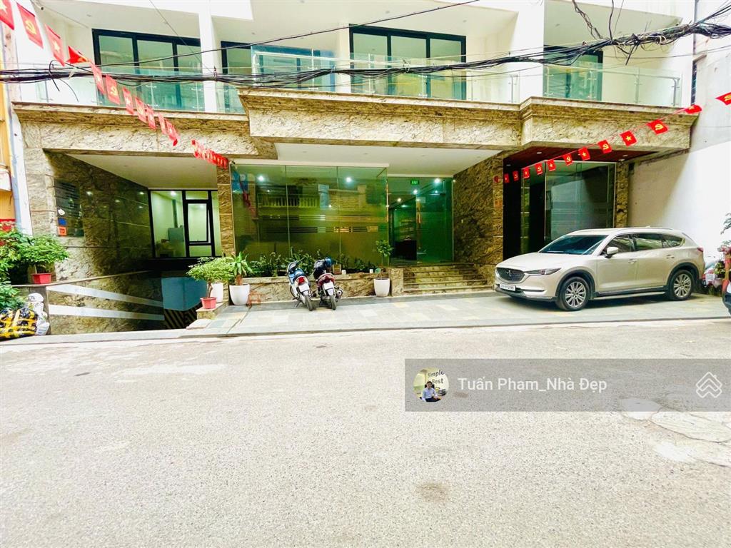 Tòa nhà hạng a  300m2x8t cực đẹp. mặt tiền 16m  có hầm, 2 thang máy cạnh hồ tây phố lạc long quân