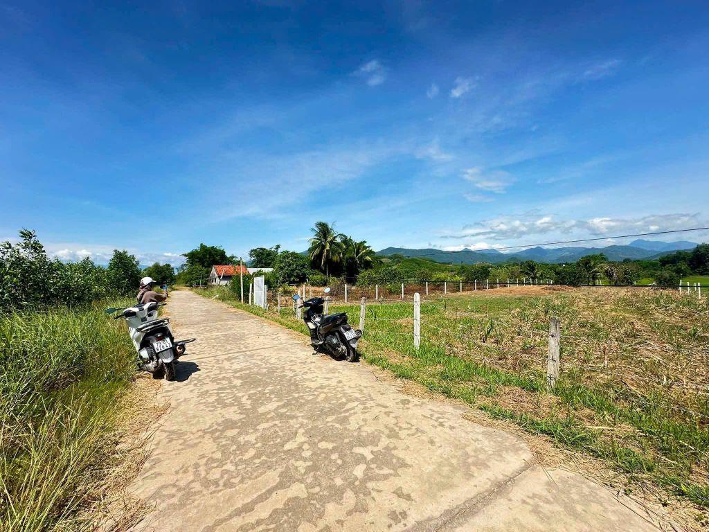 Bán đất Khánh Bình giá rẻ có thổ cư sát bên Tỉnh Lộ 8 - tặng vườn cây trái view cánh đồng