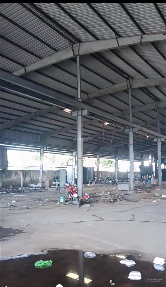 Cho thuê kho, nhà xưởng 5500m2 tại quốc lộ 1a, thị trấn bến lức, 200 triệu/th