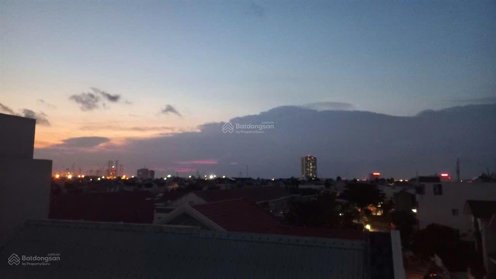 Bán nhà 1 trệt 3 lầu góc mặt tiền hẻm nguyễn hữu cảnh, 124m2. giá bán 22 tỷ