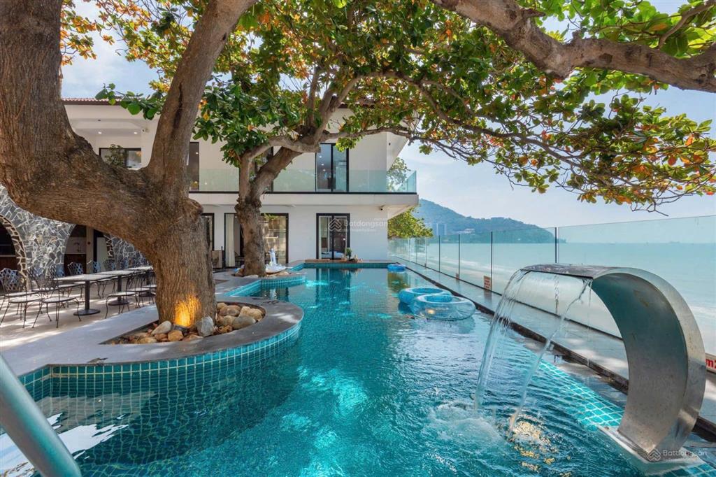 Hè đến rồi!! đi biển thôi!! siêu phẩm villa view biển ngay trung tâm vũng tàu! homestay 12tr/ngày