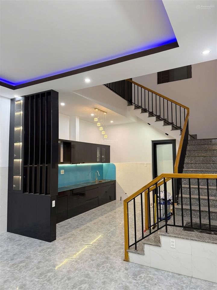 Bán nhà 2 tầng đẹp 2 mặt tiền trước sau nguyễn thị cận 110m2, gần bến xe, đại học duy tân