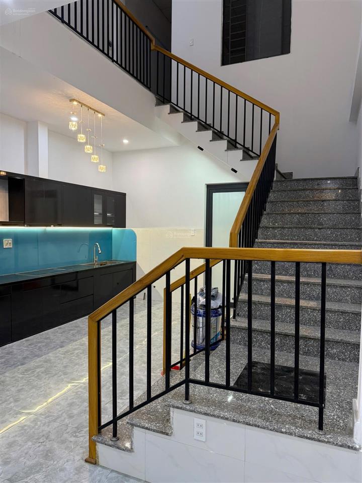 Bán nhà 2 tầng đẹp 2 mặt tiền trước sau nguyễn thị cận 110m2, gần bến xe, đại học duy tân