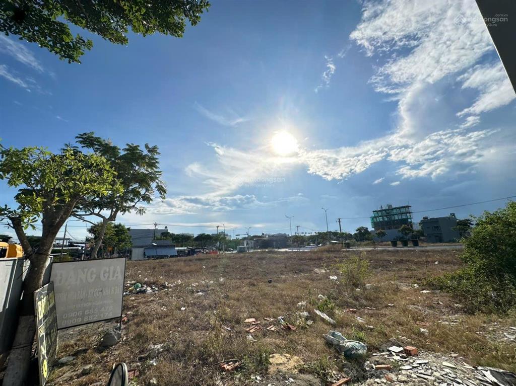 Chính chủ bán rẻ cặp đất đẹp biển tân trà, 160m² sát võ quý huân cách biển 200m, xây vila, căn hộ