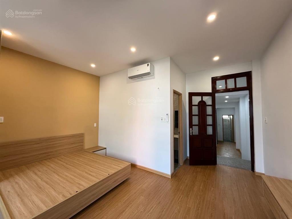 Hot hot chính chủ cần bán nhanh nhà 3 tầng đường phùng tá chu, vị trí kinh doanh sát chợ gần biển